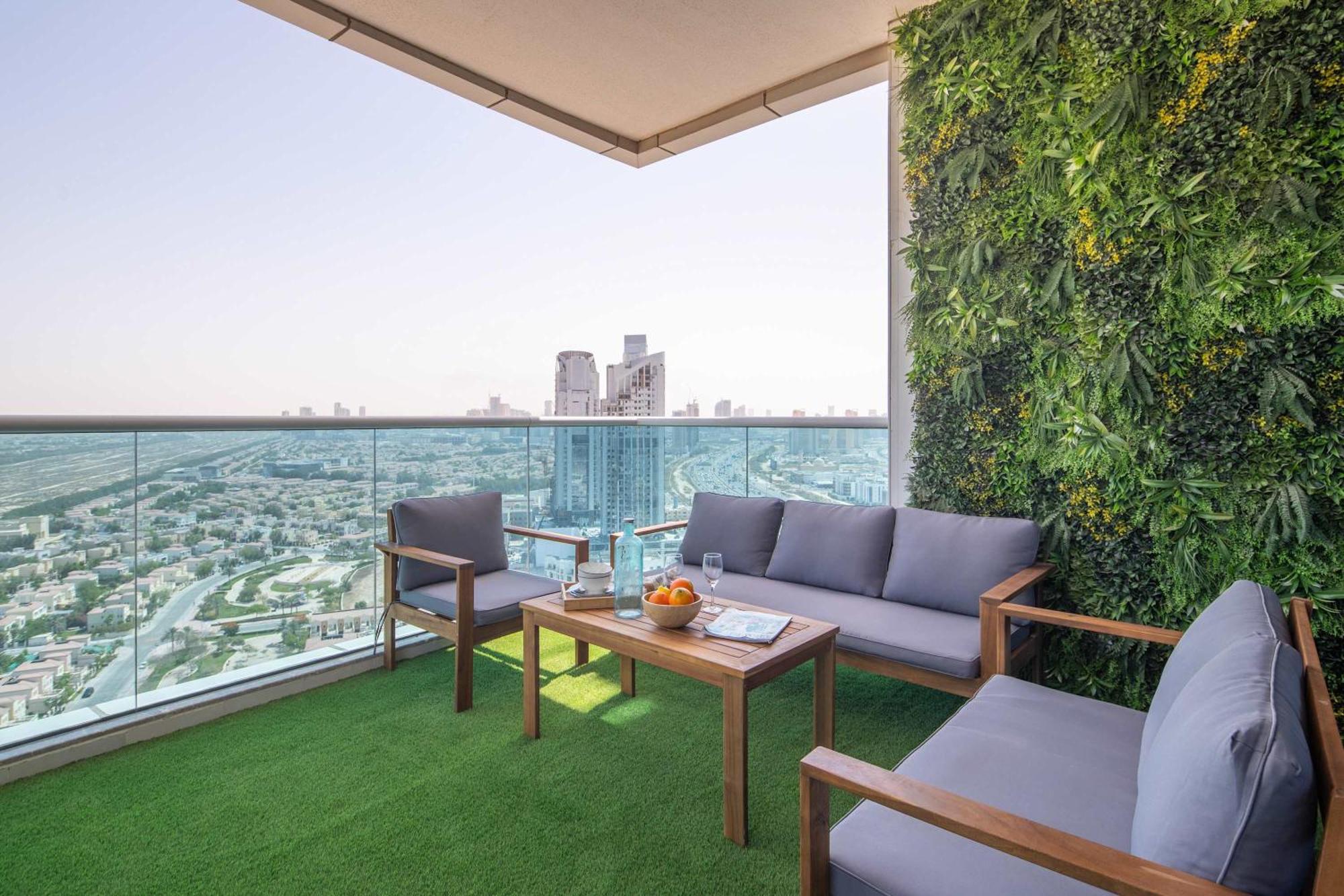 Frank Porter - Al Jawhara Tower Apartment Dubai