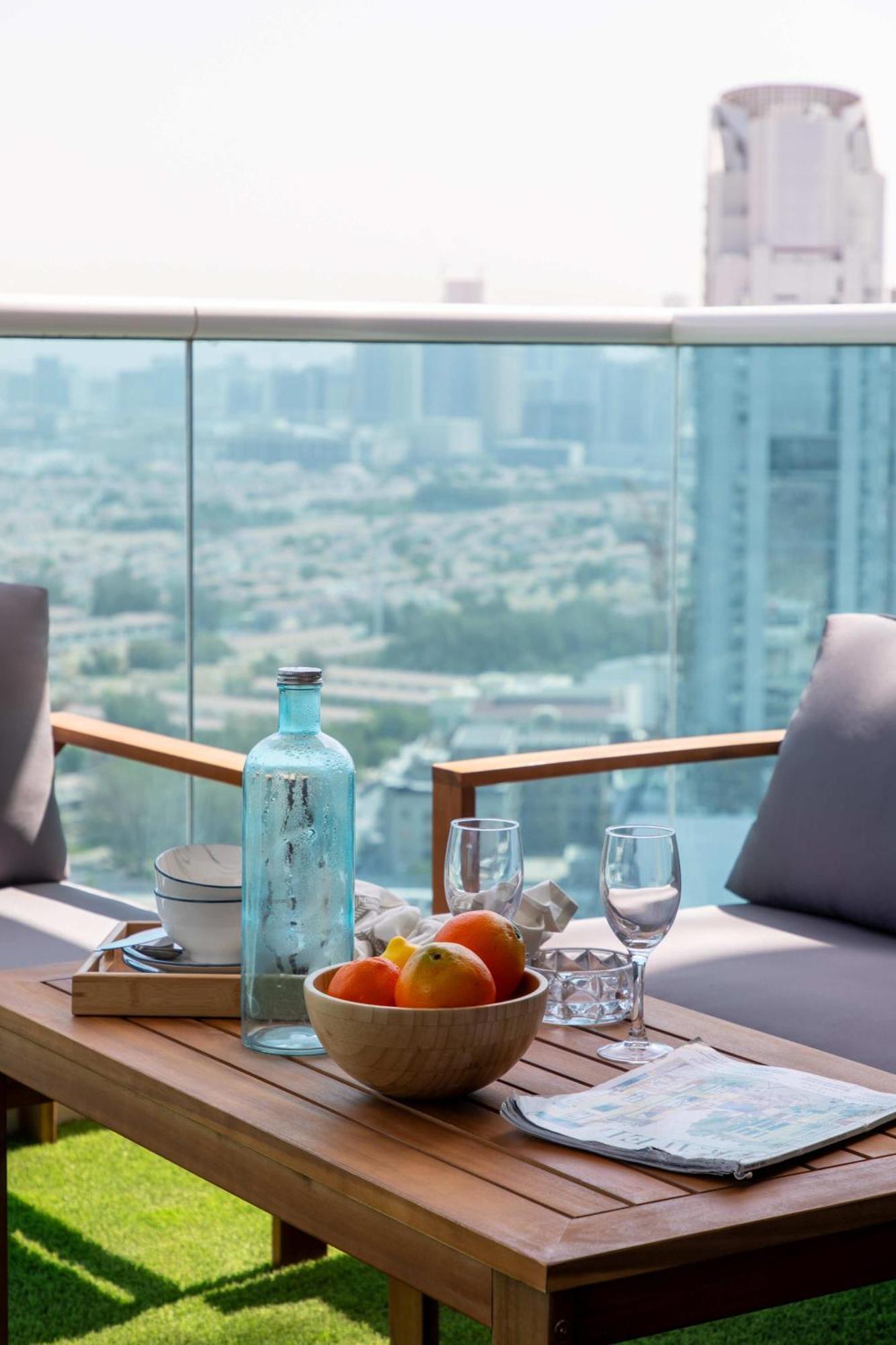 Frank Porter - Al Jawhara Tower * Dubai