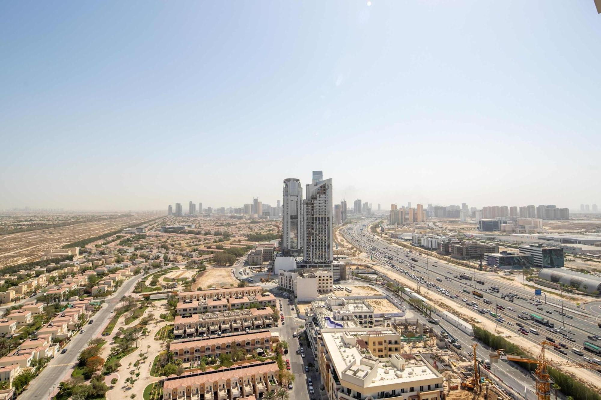 Frank Porter - Al Jawhara Tower * Dubai